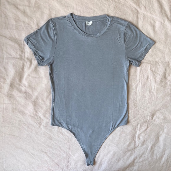 Aritzia Wilfred Free⎜BABY TEE BODYSUIT⎜MARBLE GREY - Picture 13 of 13